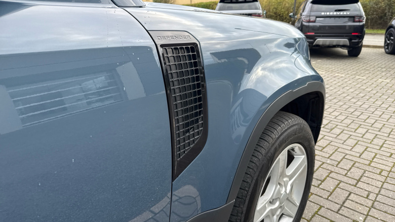 Land Rover Defender 3.0 D250 SE 110 5dr Auto Diesel Estate